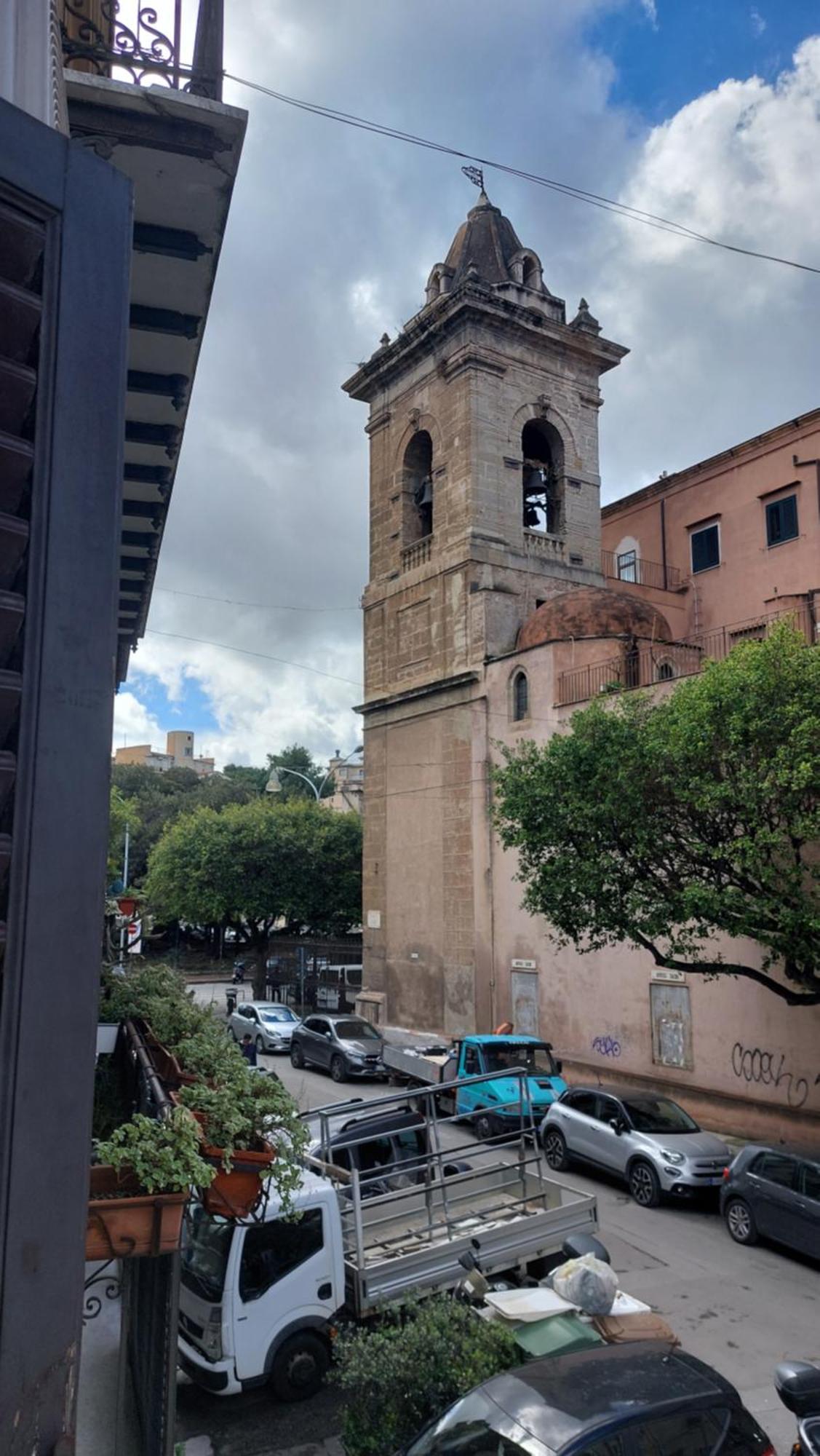 Casa Santoliva In Centro A Palermo Hotel Exterior foto